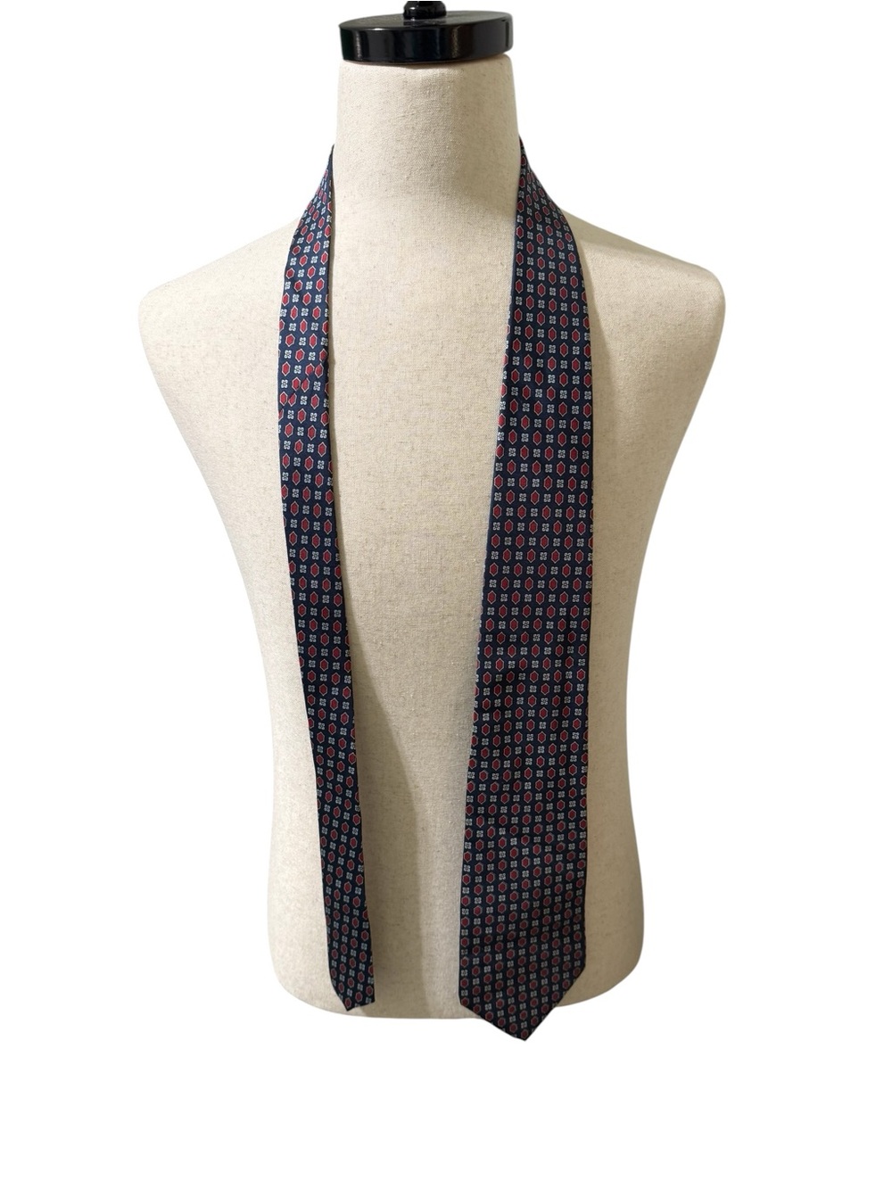 American Traditions 100% Imported‎ Silk Made in the USA Tie